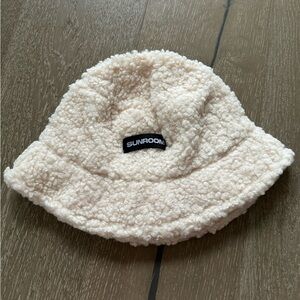 Sunroom Sherpa bucket hat